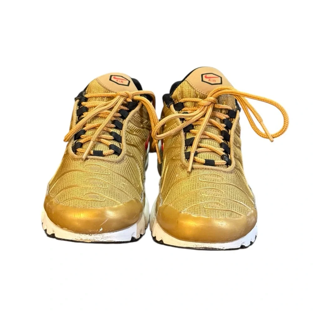 Nike Air Max Plus TN Metallic Gold Varsity Sneakers Youth Size 5.5